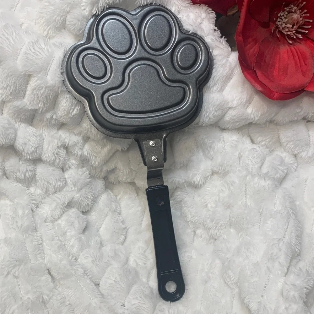 🌹THE MODERN GORMET • New Paw Shaped PANCAKE OR COOKED TREATS Pan • NWOT